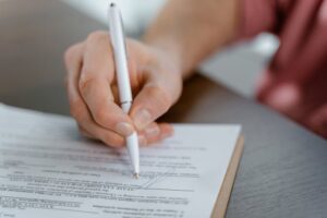 Dicas para formular um bom contrato de compra e venda de empresa: um guia completo