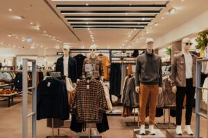 À primeira vista, muitas camisas masculinas parecem iguais. No entanto, quando você veste — ou usa por algum tempo